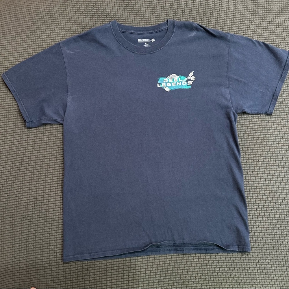 Reel Legends Men's Short Sleeve T-Shirt Blue w/Mahi Large - Picture 2 of 5